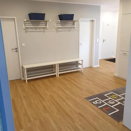 Voelker, Wenige Schritte Zum Meer, Wlan, 3 Sz, Geeignet, Sackgasse, Horumersiel - Nordsee, Erdgeschoss Apartment Schillig